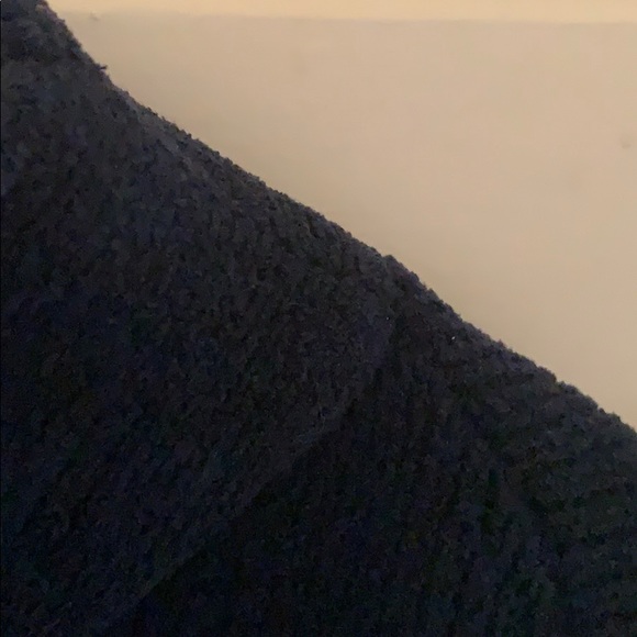 Navy Blue Soft and Chunky sweater 🌻 - Picture 2 of 3